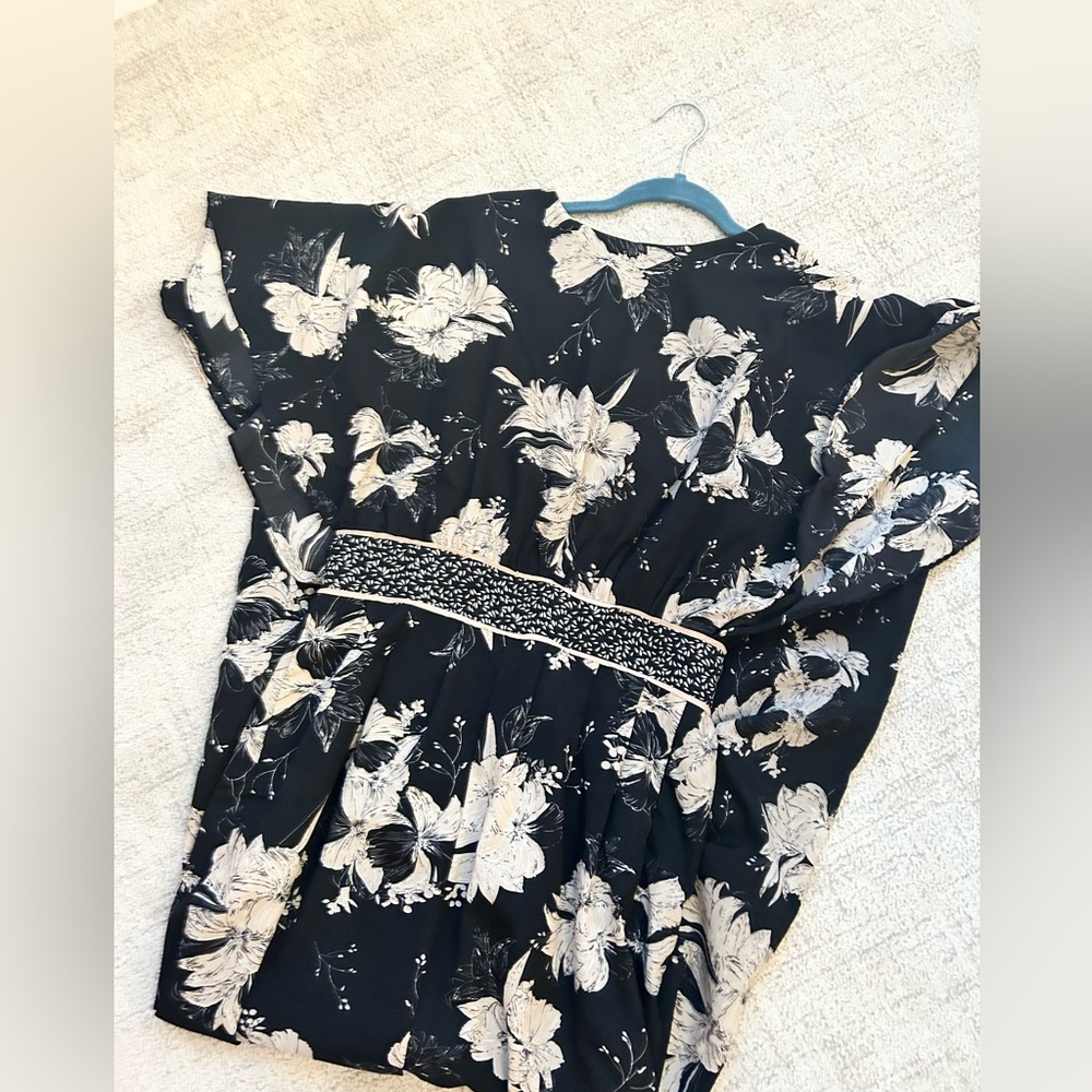Romper - Picture 2 of 4